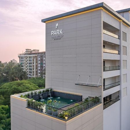 Park Inn & Suites By Radisson Thrissur East Fort Exterior photo